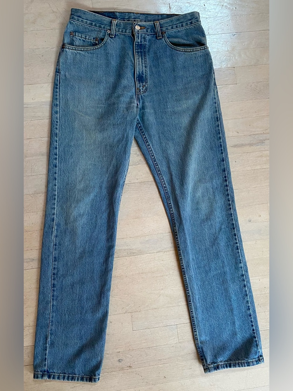 Vintage 90s Levi's Men's 505 Straight-Leg Denim Jeans 34x34 Medium Blue